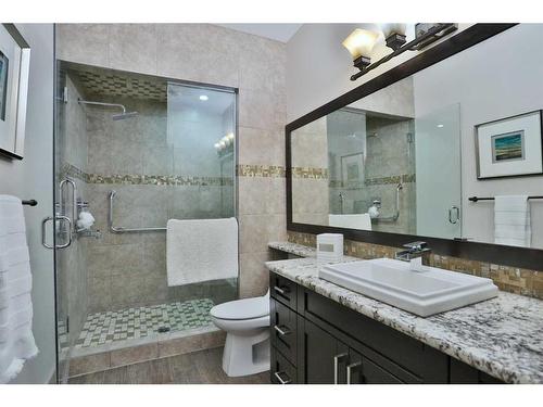 5 Rockyvale Green Nw, Calgary, AB - Indoor Photo Showing Bathroom