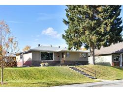 50 Grafton Crescent SW Calgary, AB T3E 4X1