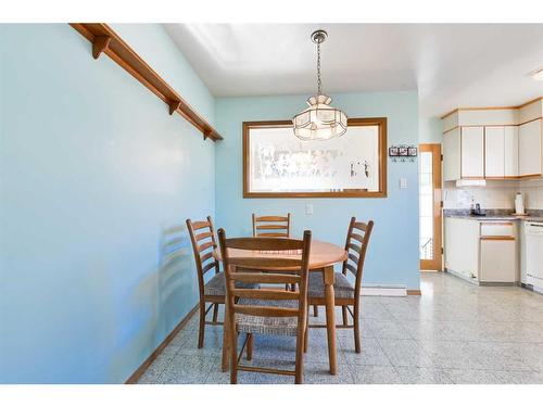 50 Grafton Crescent Sw, Calgary, AB - Indoor Photo Showing Dining Room