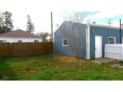 217 1 Avenue North, Vulcan, AB - Outdoor