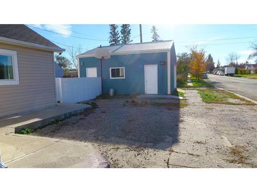 217 1 Avenue North, Vulcan, AB - Outdoor