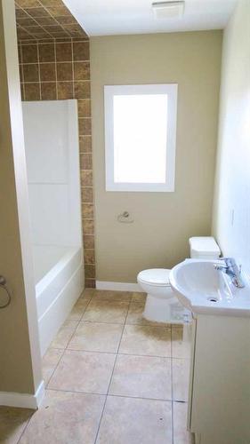 217 1 Avenue North, Vulcan, AB - Indoor Photo Showing Bathroom