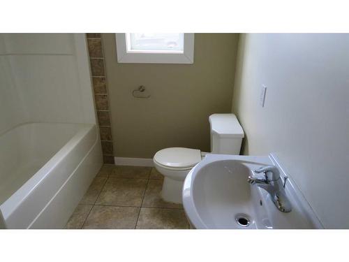 217 1 Avenue North, Vulcan, AB - Indoor Photo Showing Bathroom