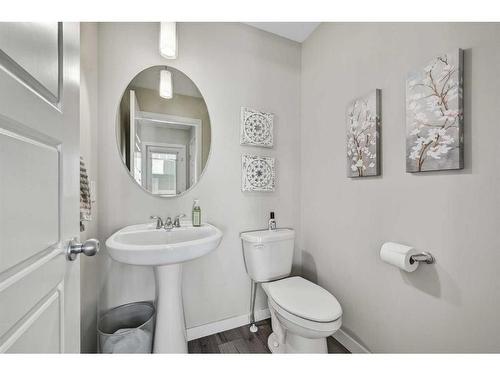 121 Evansridge Park Nw, Calgary, AB - Indoor Photo Showing Bathroom