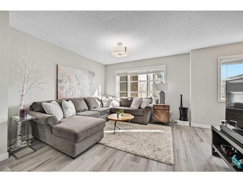 121 Evansridge Park Nw, Calgary, AB - Indoor Photo Showing Living Room