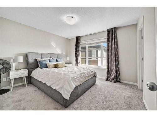 121 Evansridge Park Nw, Calgary, AB - Indoor Photo Showing Bedroom