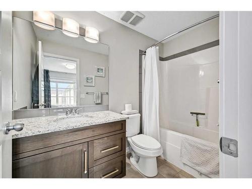 121 Evansridge Park Nw, Calgary, AB - Indoor Photo Showing Bathroom