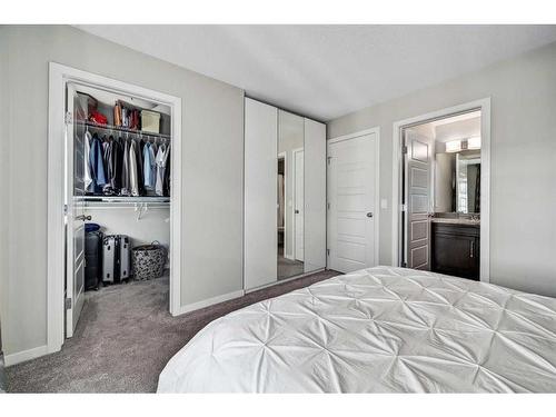 121 Evansridge Park Nw, Calgary, AB - Indoor Photo Showing Bedroom