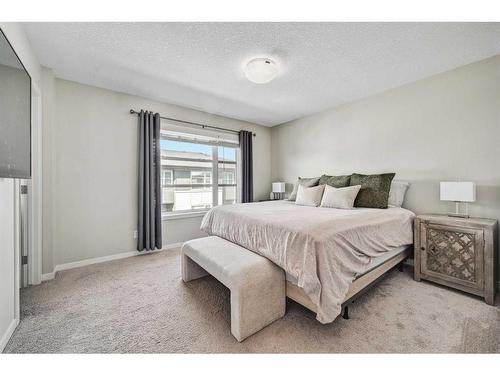 121 Evansridge Park Nw, Calgary, AB - Indoor Photo Showing Bedroom