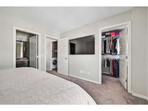 121 Evansridge Park Nw, Calgary, AB - Indoor Photo Showing Bedroom