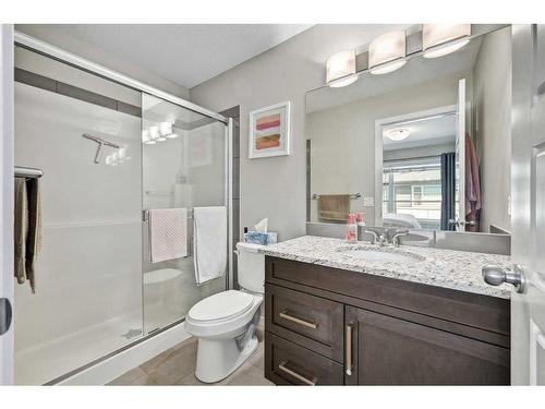 121 Evansridge Park Nw, Calgary, AB - Indoor Photo Showing Bathroom