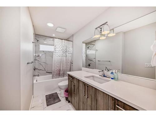 167 Sandpiper Bend, Chestermere, AB - Indoor Photo Showing Bathroom