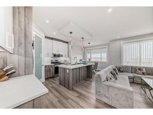 167 Sandpiper Bend, Chestermere, AB - Indoor Photo Showing Kitchen