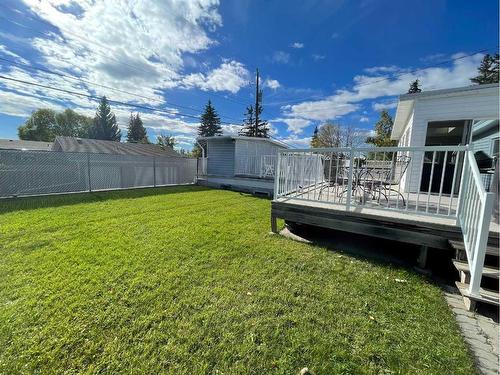 5748 Lodge Crescent Sw, Calgary, AB - Outdoor