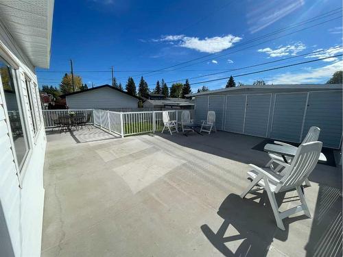 5748 Lodge Crescent Sw, Calgary, AB - Outdoor