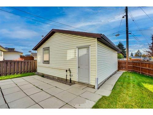 3211 39 Street Se, Calgary, AB - Outdoor With Exterior