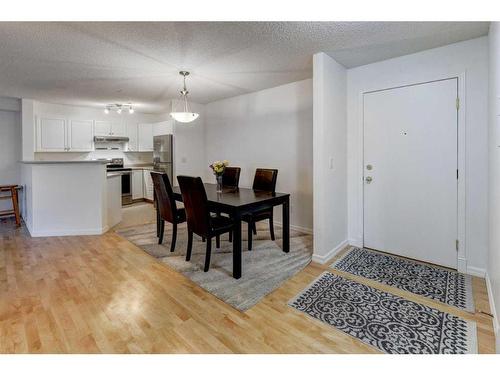 117-3000 Citadel Meadow Point Nw, Calgary, AB - Indoor Photo Showing Dining Room