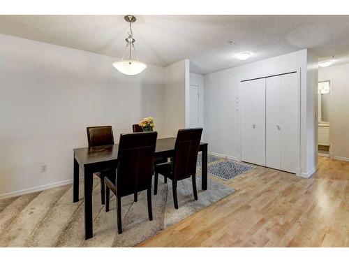 117-3000 Citadel Meadow Point Nw, Calgary, AB - Indoor Photo Showing Dining Room