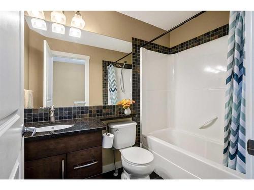 19 Aspen Hills Common Sw, Calgary, AB - Indoor Photo Showing Bathroom