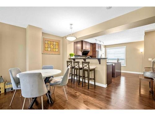 19 Aspen Hills Common Sw, Calgary, AB - Indoor Photo Showing Dining Room