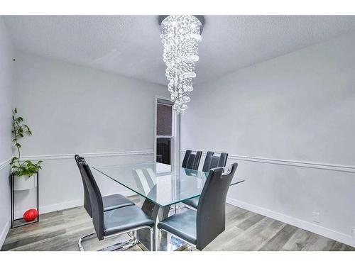 2490 Catalina Boulevard Ne, Calgary, AB - Indoor Photo Showing Dining Room