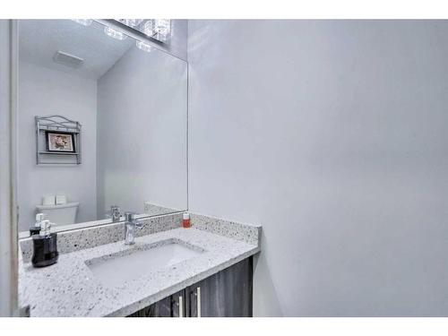 2490 Catalina Boulevard Ne, Calgary, AB - Indoor Photo Showing Bathroom