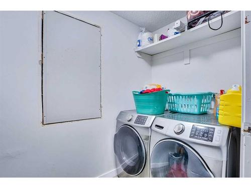 2490 Catalina Boulevard Ne, Calgary, AB - Indoor Photo Showing Laundry Room