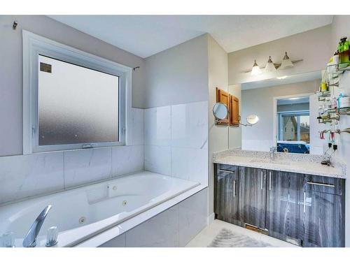 2490 Catalina Boulevard Ne, Calgary, AB - Indoor Photo Showing Bathroom