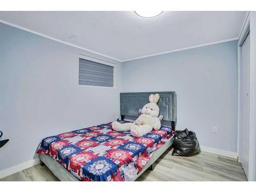 2490 Catalina Boulevard Ne, Calgary, AB - Indoor Photo Showing Bedroom