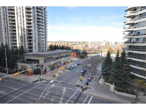 503-650 10 Street Sw, Calgary, AB - Outdoor With Facade