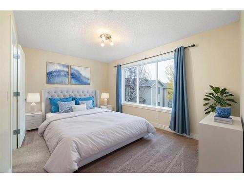 111 Bridleridge Manor Sw, Calgary, AB - Indoor Photo Showing Bedroom