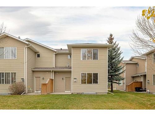 111 Bridleridge Manor Sw, Calgary, AB - Outdoor