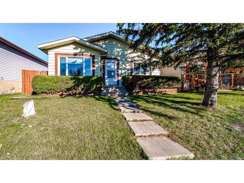 16 Abbercove Drive Se, Calgary, AB - Outdoor