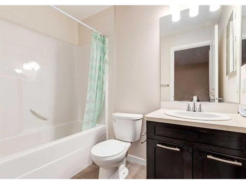 180 Auburn Meadows Boulevard Se, Calgary, AB - Indoor Photo Showing Bathroom