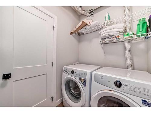 5407-200 Seton Circle Se, Calgary, AB - Indoor Photo Showing Laundry Room