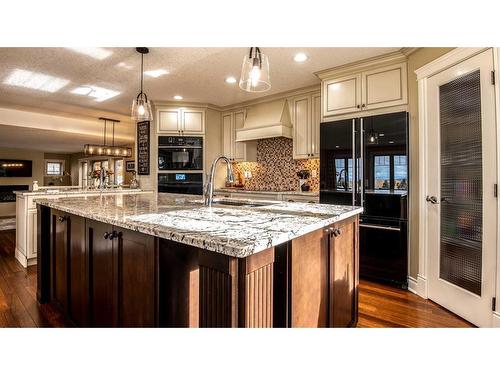 1131 Edgemont Road Nw, Calgary, AB - Indoor Photo Showing Kitchen With Upgraded Kitchen