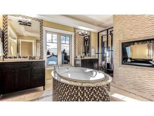 1131 Edgemont Road Nw, Calgary, AB - Indoor Photo Showing Bathroom