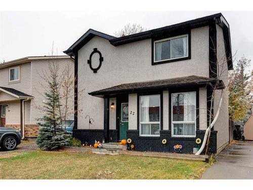 22 Hunters Gate, Okotoks, AB - Outdoor