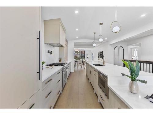 80 Clarendon Road Nw, Calgary, AB - Indoor Photo Showing Kitchen With Upgraded Kitchen