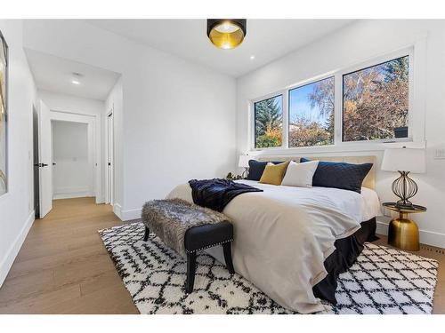 80 Clarendon Road Nw, Calgary, AB - Indoor Photo Showing Bedroom