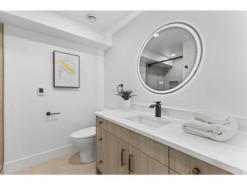 80 Clarendon Road Nw, Calgary, AB - Indoor Photo Showing Bathroom