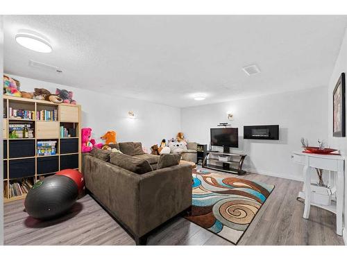 280 Woodbine Boulevard Sw, Calgary, AB - Indoor