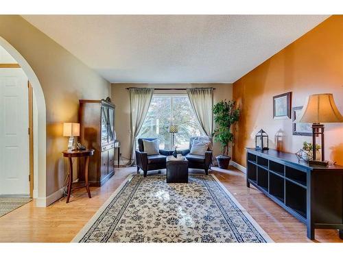 56 Woodford Close Sw, Calgary, AB - Indoor