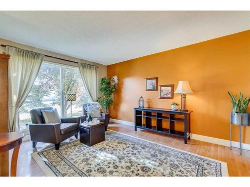 56 Woodford Close Sw, Calgary, AB - Indoor