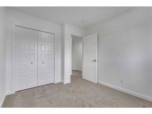 355 Magnolia Drive Se, Calgary, AB - Indoor Photo Showing Other Room