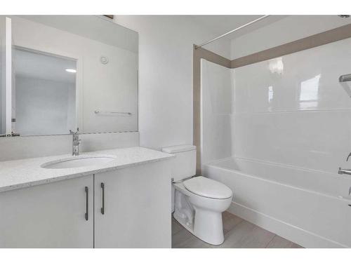 355 Magnolia Drive Se, Calgary, AB - Indoor Photo Showing Bathroom