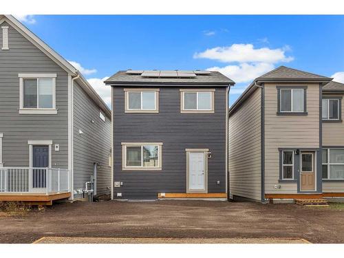 355 Magnolia Drive Se, Calgary, AB - Outdoor