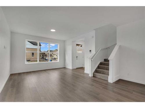 355 Magnolia Drive Se, Calgary, AB - Indoor Photo Showing Living Room