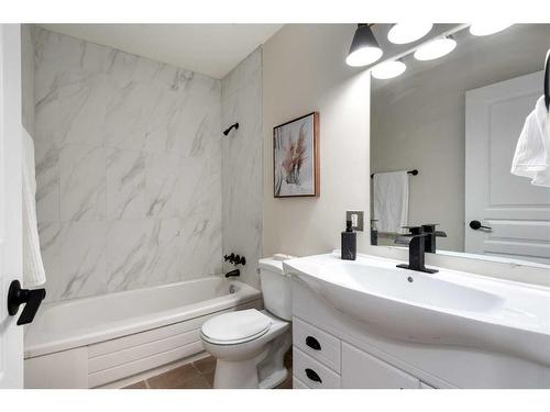 47 Fonda Green Se, Calgary, AB - Indoor Photo Showing Bathroom