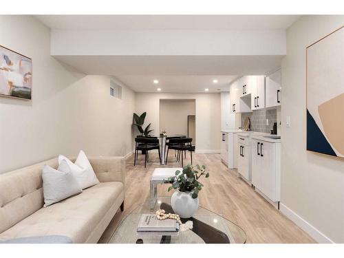 47 Fonda Green Se, Calgary, AB - Indoor Photo Showing Living Room